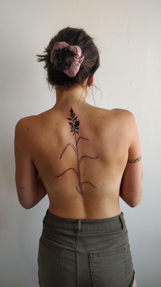 60 Inspiraciones para tatuajes femeninos en la espalda - 25 - enero 24, 2023