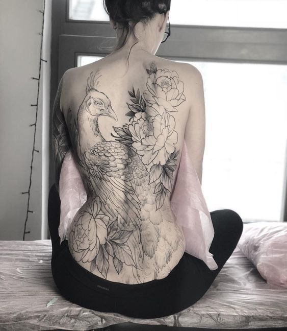 60 Inspiraciones para tatuajes femeninos en la espalda - 57 - enero 24, 2023