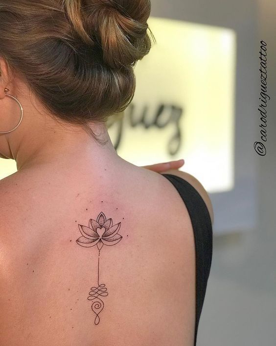 60 Inspiraciones para tatuajes femeninos en la espalda - 43 - enero 24, 2023