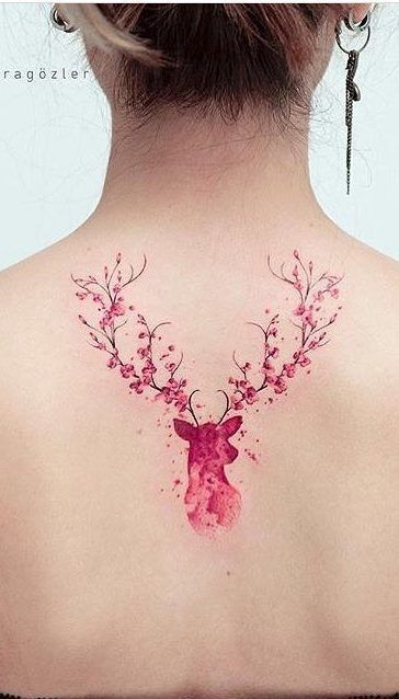 60 Inspiraciones para tatuajes femeninos en la espalda - 27 - enero 24, 2023