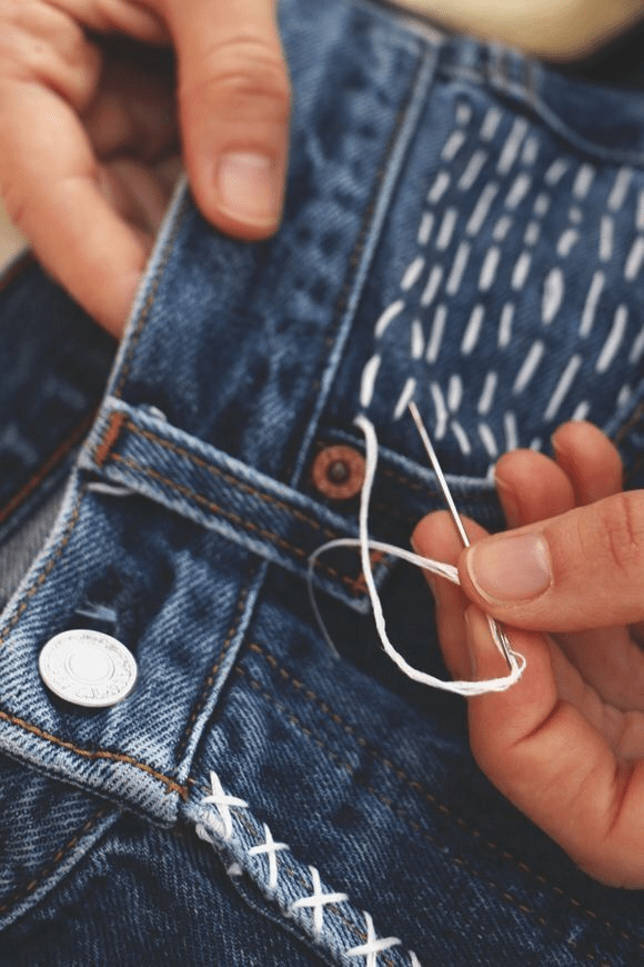 Cómo customizar jeans: 10 formas fáciles y creativas - 47 - enero 30, 2023