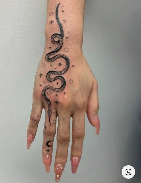 Mira las mejores opciones de tatuajes de serpiente para mujeres - 19 - enero 24, 2023