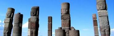¿Cómo se llaman los monumentos toltecas?