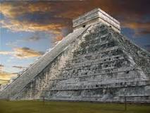 ¿Cuántas pirámides tenía Tenochtitlan?
