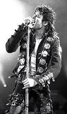 ¿Cuánto llego a medir Michael Jackson?