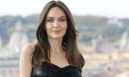 Los Ojos de Angelina Jolie - 3 - febrero 18, 2023