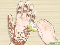 ¿Cómo se quita la henna de la piel?