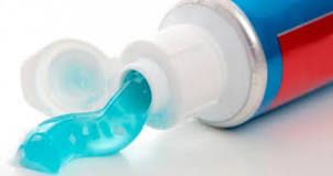 ¿Qué químicos contiene la pasta de dientes?
