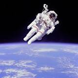 ¿Quién creó el primer traje de astronauta?