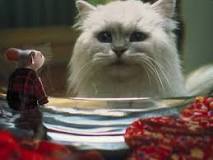 ¿Cómo se llaman los gatos que salen en la película de Stuart?
