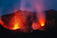 ¿Cuáles son los tipos de volcanes según su forma?