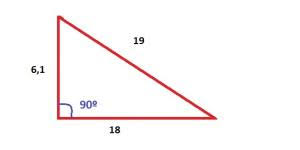¿Cuál es la longitud de un triángulo equilátero?