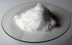 ¿Cuál es la nomenclatura del nitrato de sodio?