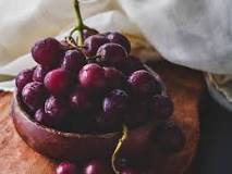 ¿Cuánto engorda 100 gramos de uvas?