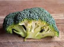 ¿Cómo se llama el vegetal parecido al brócoli color blanco?