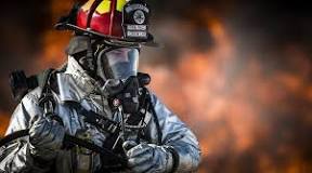 ¿Qué características debe tener un traje de bombero?