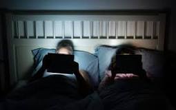 ¿Cómo nos afectan los aparatos electrónicos en el sueño?