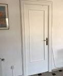 ¿Cuánto cuesta pintar una puerta de madera?