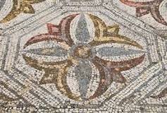 ¿Cómo se llaman las piezas que forman un mosaico?