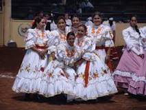 La Moda en Aguascalientes: Pelea de Gallos - 3 - marzo 6, 2023