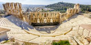 ¿Cuál es la diferencia entre el teatro griego y el romano?