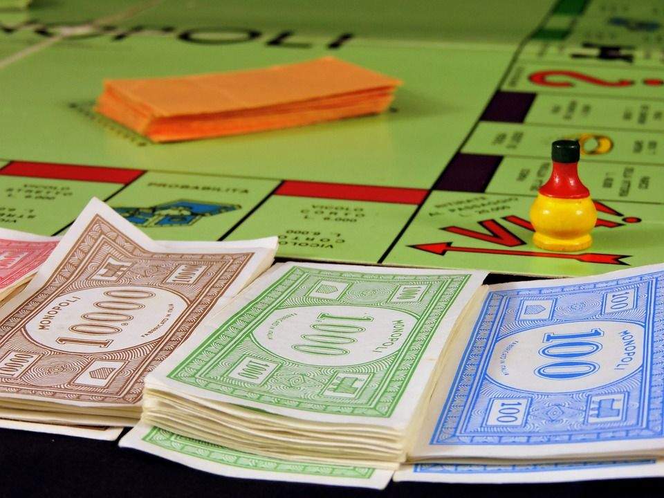¿A dónde va el dinero del impuesto de lujo en el Monopoly? - 1 - febrero 7, 2023
