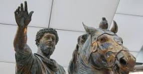 ¿Cuáles son las características de la escultura romana?