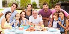 ¿Cuáles son las características de una familia feliz?