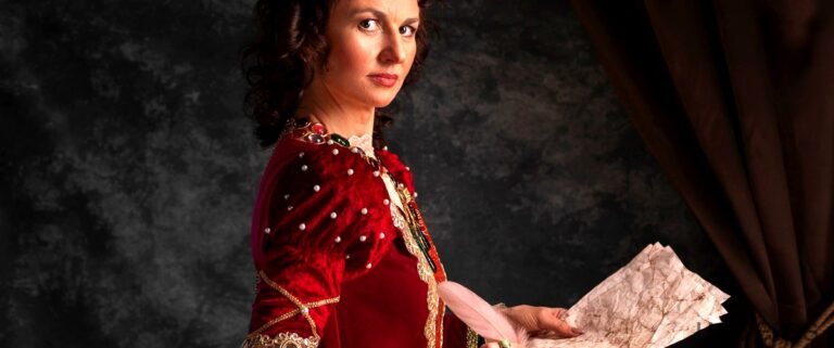 Descarga gratis el PDF de Queen Eva Muñoz - UDOE