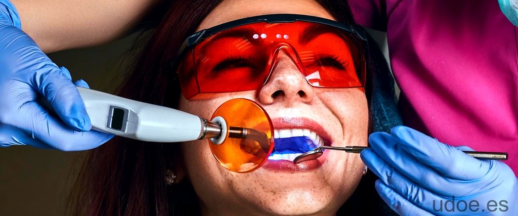 ¿Qué es bueno para blanquear los dientes postizos?