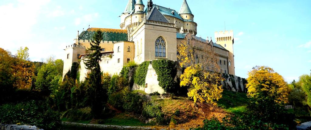 Adéntrate en el fascinante mundo medieval del castillo de los caballeros reales del león