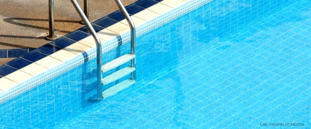 Ahorra tiempo y esfuerzo con el limpiafondos Lidl para tu piscina