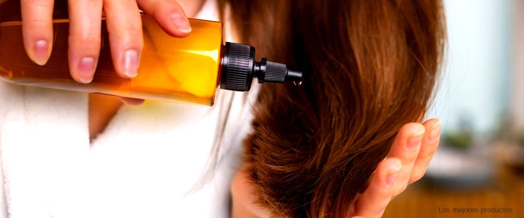 ¿Cómo funciona el hair fibre spray para dar volumen al cabello?