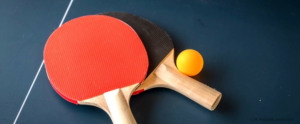 ¿De qué material es la mesa de ping pong?