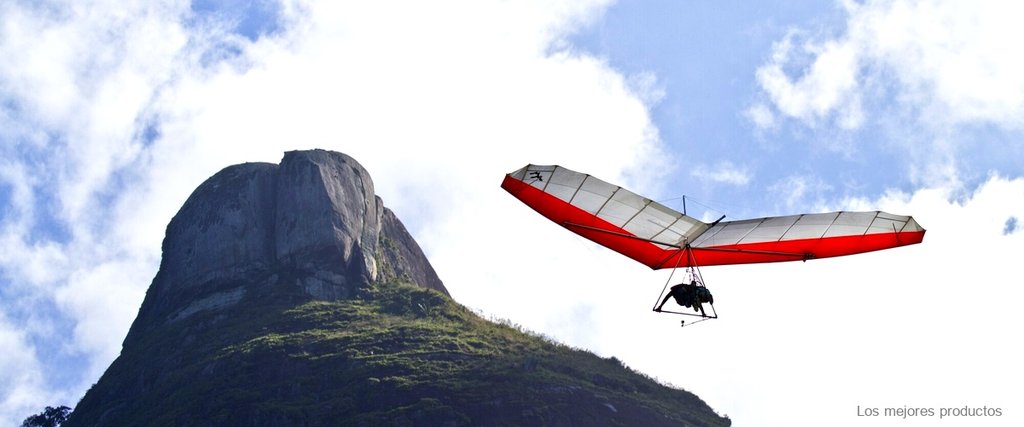 Descubre el avión poliespan de Lidl: el juguete perfecto para entretenerse al aire libre.