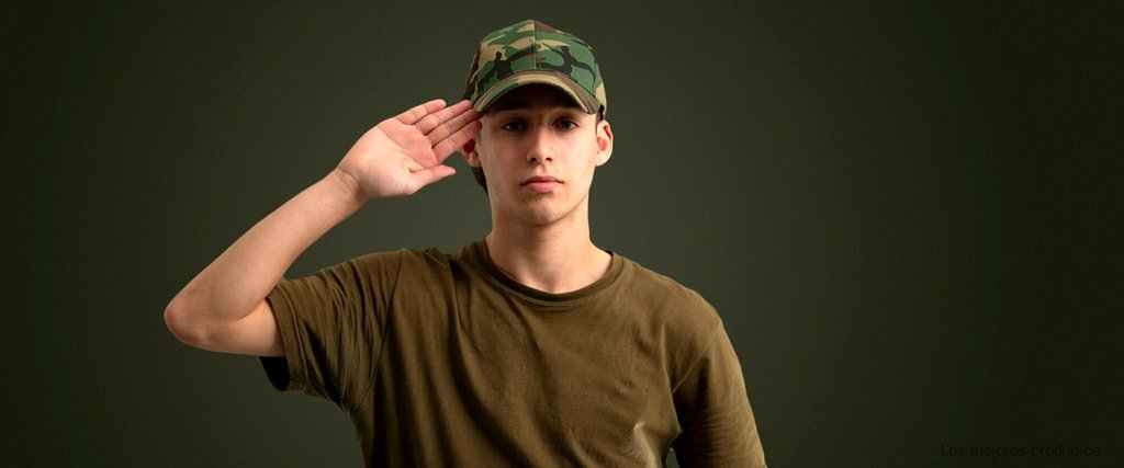 Encuentra la camisa verde militar para hombre perfecta en Zara: moda y estilo