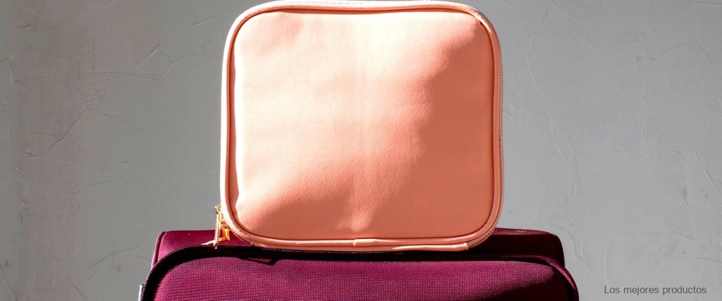 Las mochilas Emidio Tucci: Un accesorio imprescindible para el hombre moderno