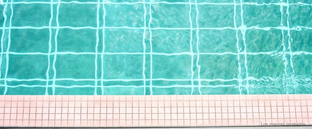 Los mejores precios en suelo antideslizante para piscina en Bricomart