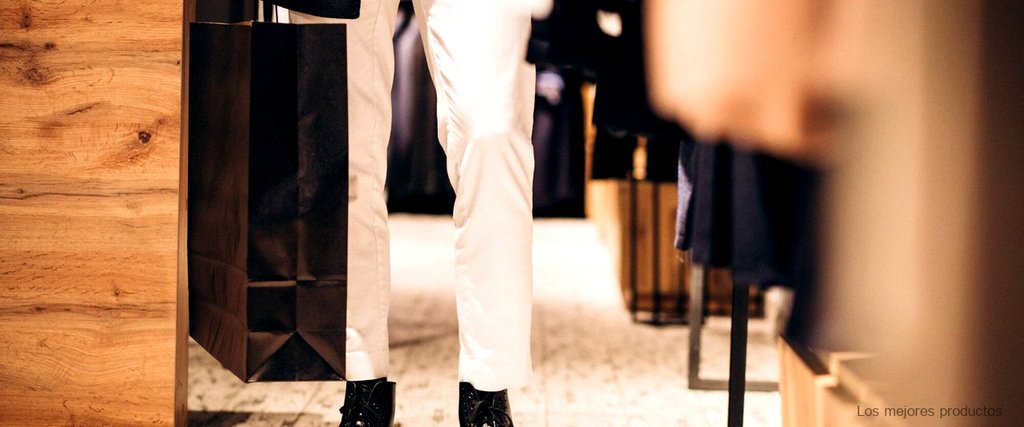 Zapatos de camarero en El Corte Inglés: la combinación perfecta entre estilo y comodidad.