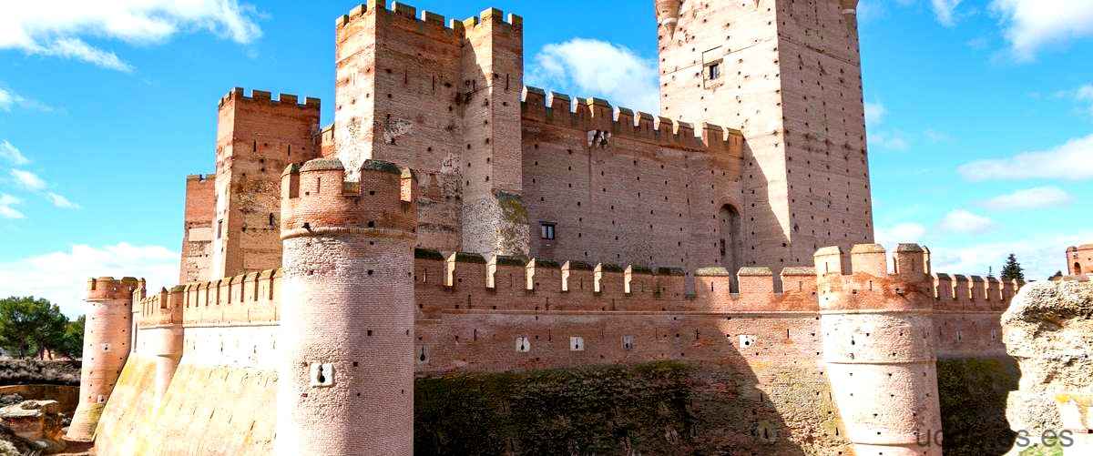Diferencia entre castillo y fortaleza: origen y funciones - 25 - diciembre 29, 2023